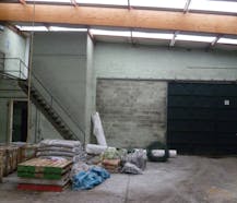 Atelier van ca. 922m² met burelen van ca. 65m².