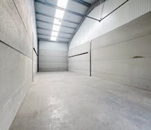 Entrepôt à louer situé au centre de Middelkerke (90 m²)