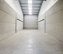 Entrepôt à louer situé au centre de Middelkerke (90 m²)
