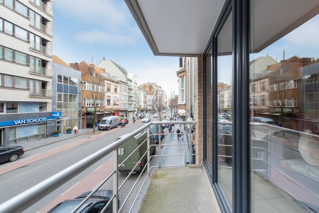 2 slaapkamer appartement met terras te koop te Oostende