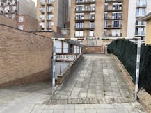 Garagebox (15m²) te koop vlakbij de winkelstraat in De Panne.