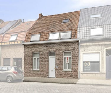 Leuke gezinswoning met 4 slaapkamers te koop in Stasegem!