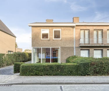 Halfopen gezinswoning te koop in Bissegem!