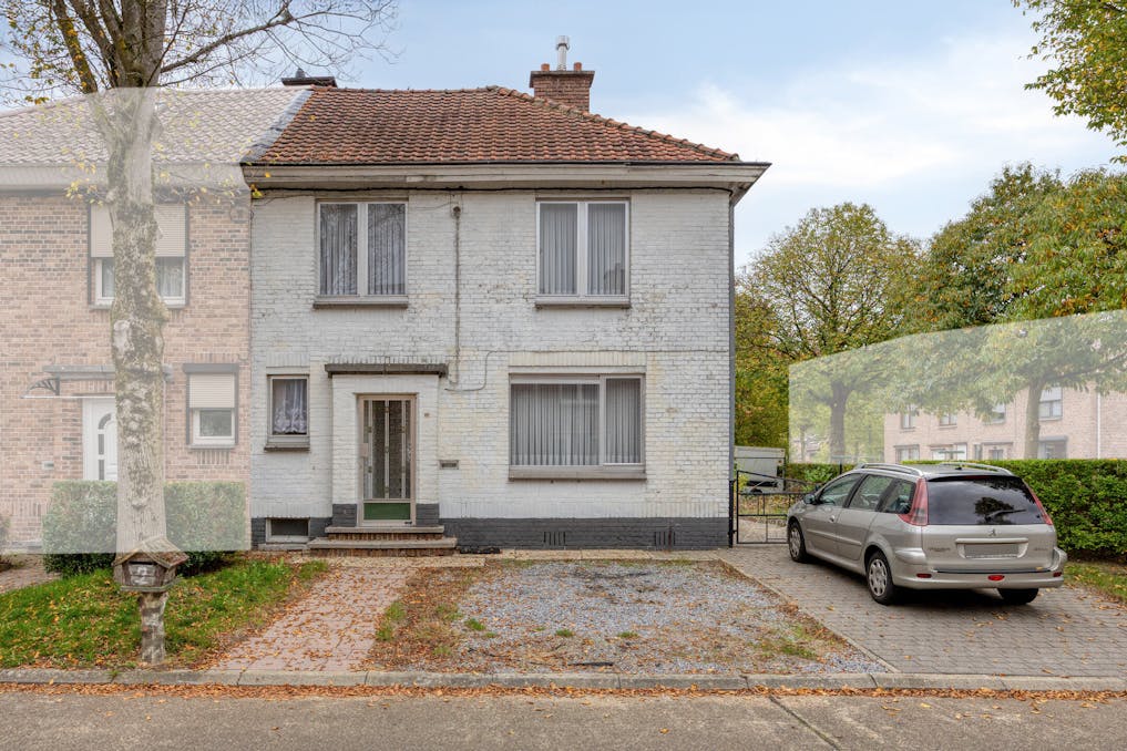 Te renoveren woning met zonnige tuin in Genk