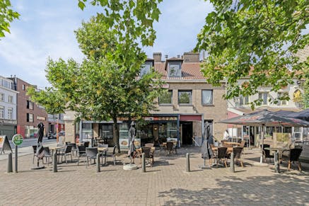 Handelspand met woonst te koop Kortrijk