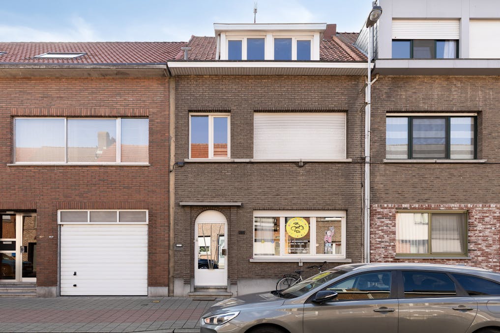 Huis met veel potentieel te koop in Merksem