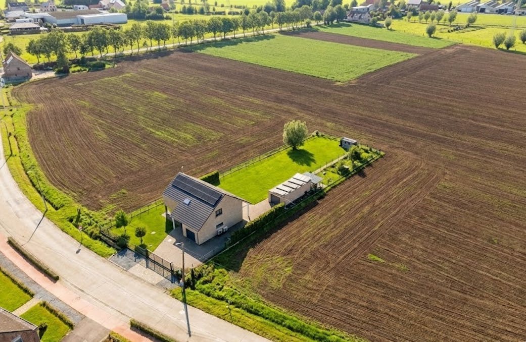 Modern alleenstaand huis te koop in Oppuurs
