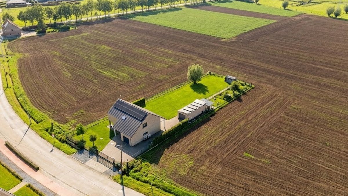 Modern alleenstaand huis te koop in Oppuurs