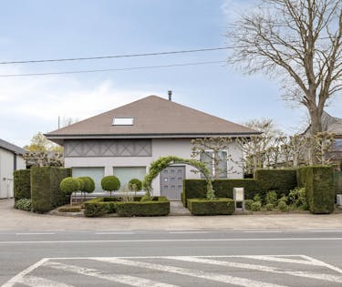 Uitzonderlijke eigendom: woonst met loods op toplocatie