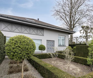 Uitzonderlijke eigendom: woonst met loods op toplocatie