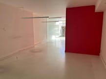 Mooi handelspand (ca. 70 m²) te huur in Brugge.