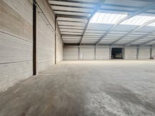 Magazijn van ca. 1.000 m² te huur regio Wielsbeke