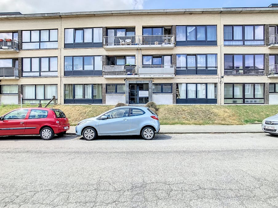 Opbrengsteigendom met 6 appartementen en 6 garages in Temse
