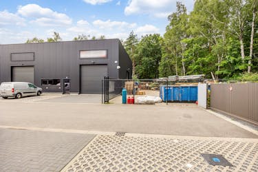 Opslagplaats met buitenruimte op toplocatie in Genk-Noord!