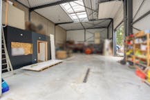 Opslagplaats met buitenruimte op toplocatie in Genk-Noord!