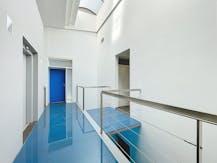 Lichtrijk kantoor (355 m²) te huur in Lokeren