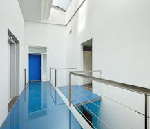 Lichtrijk kantoor (355 m²) te huur in Lokeren