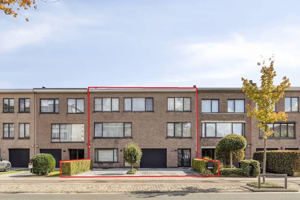 Uitzonderlijk huis met 6 slaapkamers te koop in Merksem