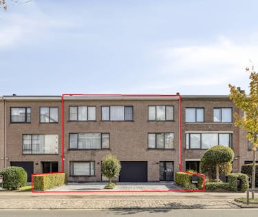 Uitzonderlijk huis met 6 slaapkamers te koop in Merksem
