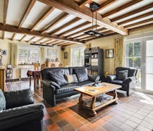 Halfopen bebouwing met 4 slaapkamers op een perceel van 882 m²