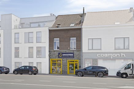 Handelspand met woonst te koop Kortrijk