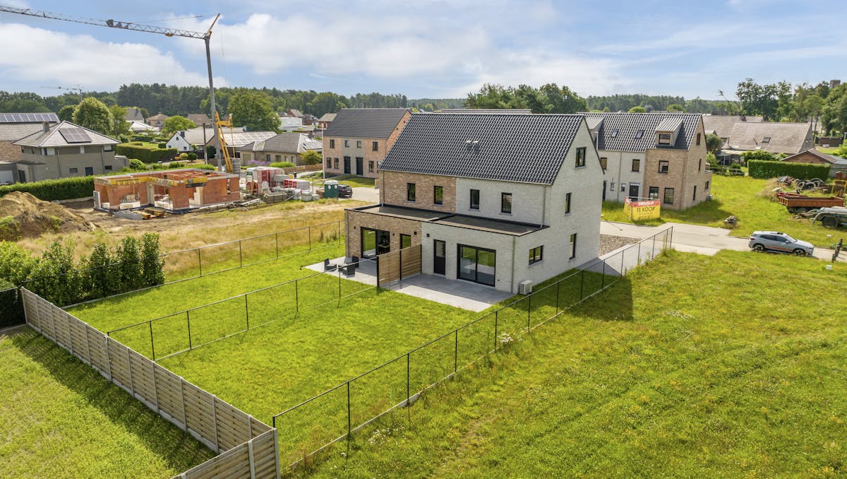 Prachtige nieuwbouwwoningen in een doodlopende straat