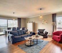 Een gezellig appartement met een terras midden in het groen.