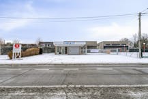 Industrieel gebouw met loods en showroom/kantoor te Ieper