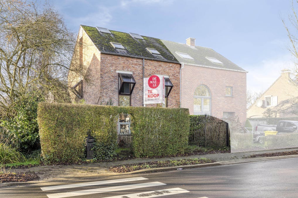 Halfopen bebouwing te Koop met 5 slaapkamers te Kalmthout!