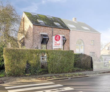 Halfopen bebouwing te Koop met 5 slaapkamers te Kalmthout!
