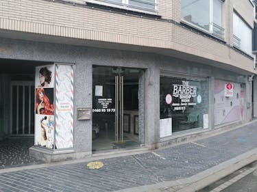 Bâtiment commercial d'environ 30 m² sur la route d'accès au centre de Roeselare