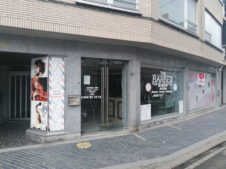 Bâtiment commercial d'environ 30 m² sur la route d'accès au centre de Roeselare