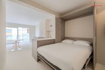 Prachtig gerenoveerde studio met slaaphoek en zijdelings zeezicht!