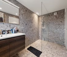 Instapklaar éénslaapkamerappartement met garage te koop