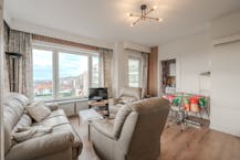 Zonnige studio met terras en open zicht !