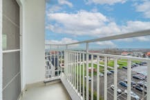 Zonnige studio met terras en open zicht !