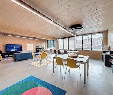 Kantoorverdieping in modern gebouw te huur in Antwerpen