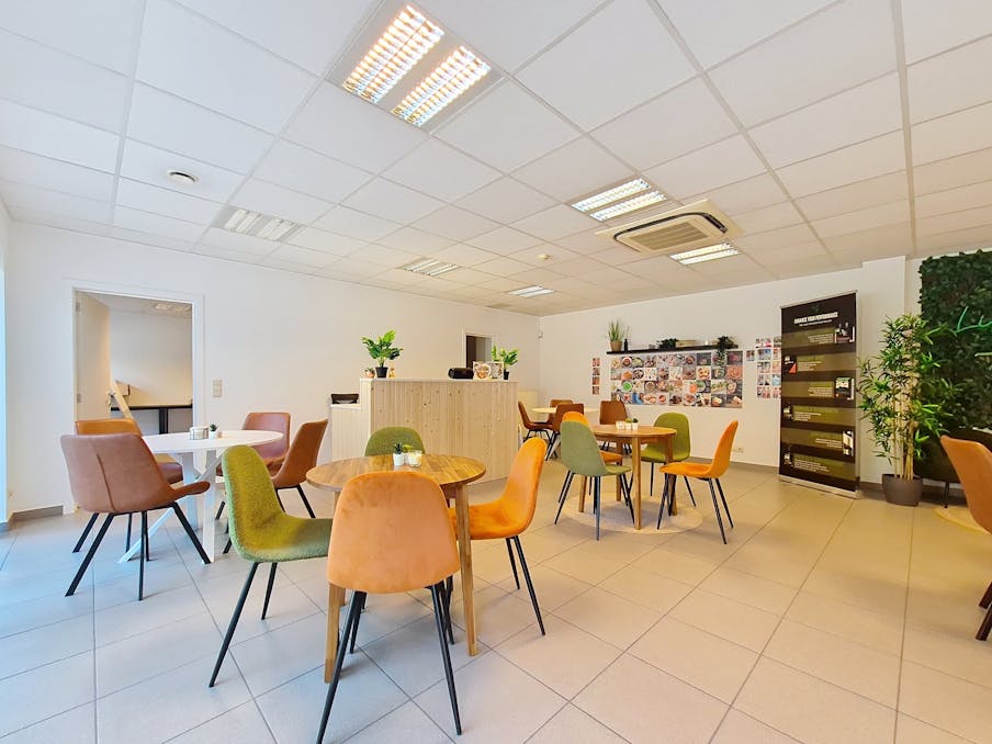 Instapklaar kantoor (94 m²) met parking te huur in Gent