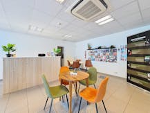 Instapklaar kantoor (94 m²) met parking te huur in Gent