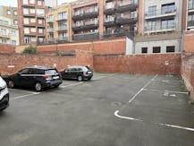 Staanplaats vlakbij zeedijk en Elisabethplein te Koksijde.