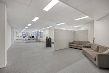 Gerenoveerd kantoor met 6 staanplaatsen te koop in Zaventem