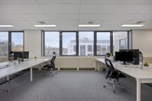 Gerenoveerd kantoor met 6 staanplaatsen te koop in Zaventem