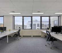 Gerenoveerd kantoor met 6 staanplaatsen te koop in Zaventem