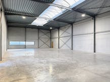 Nieuwbouw KMO-unit (375 m²) te huur in Lievegem