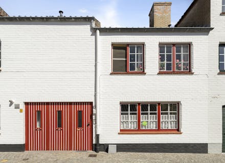 Gerenoveerd gelijkvloers appartement langs de Pottenbakkersstraat te Damme