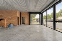Nieuwbouwmagazijn van ca. 72 m² met kantoor in Wevelgem