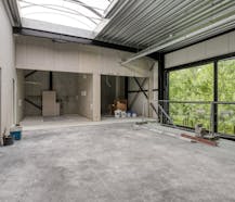 Nieuwbouwmagazijn van ca. 72 m² met kantoor in Wevelgem