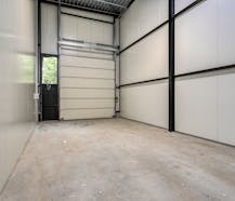 Nieuwbouwmagazijn van ca. 72 m² met kantoor in Wevelgem