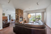 Te renoveren ruime gezinswoning met 5 slaapkamers te Hasselt