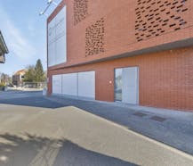 Centraal gelegen handelsruimtes (300 m²) te Gistel
